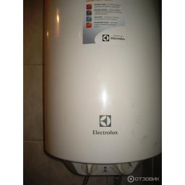 Водонагреватель накопительный Electrolux EWH-80 Quantum